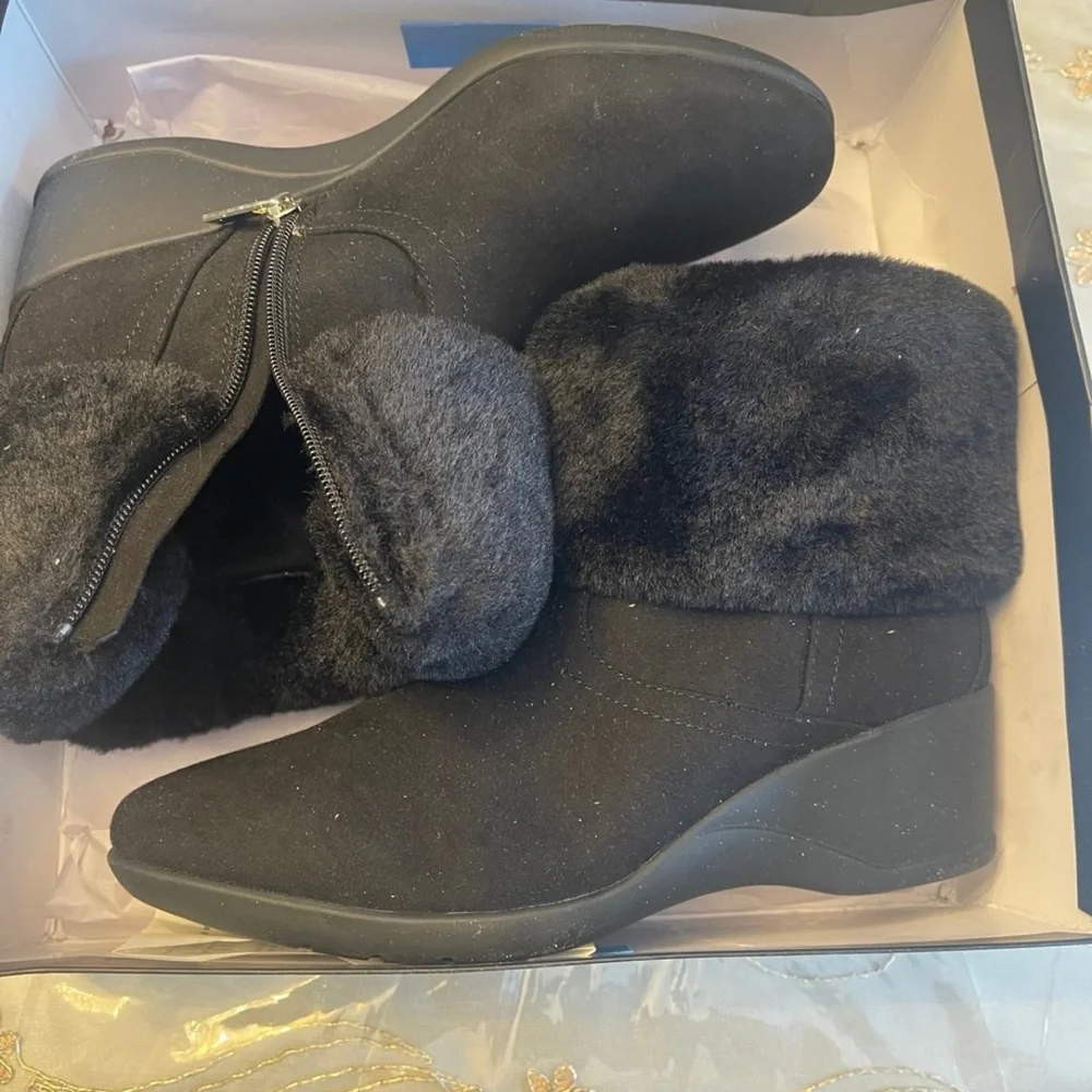 Jones New York Black Faux Fur Winter Boots